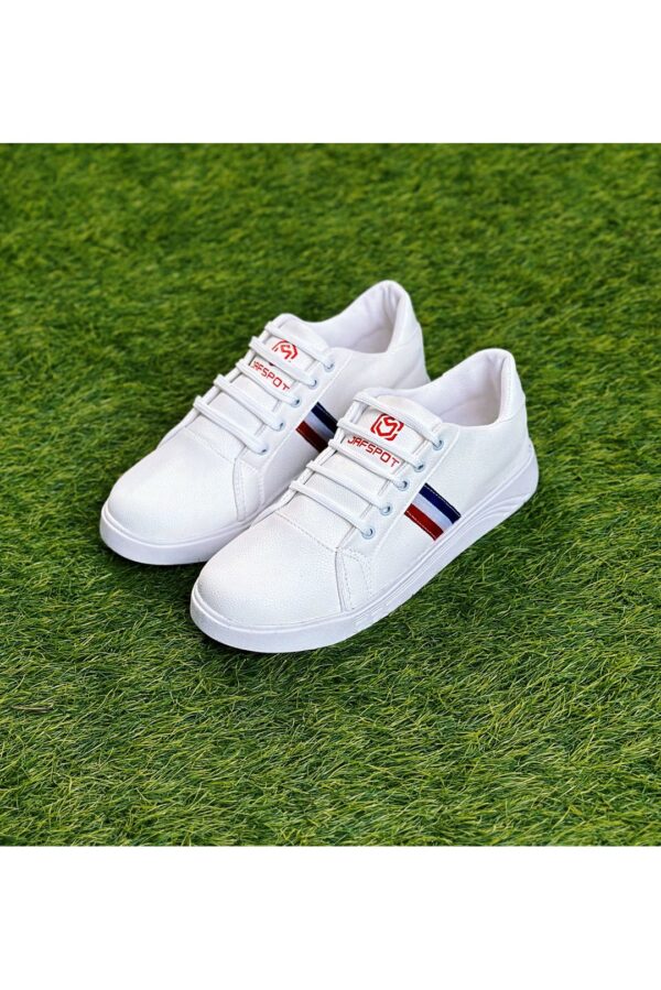 (NW000370) White Sport Shoes Men White Sneakers Comfort Sneakers For Men Sneakers Boys (size 42)